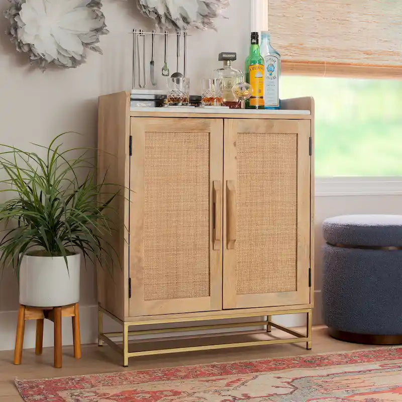 Meuble bar en bois avec plateau en marbre