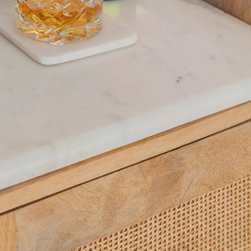 Meuble bar en bois avec plateau en marbre