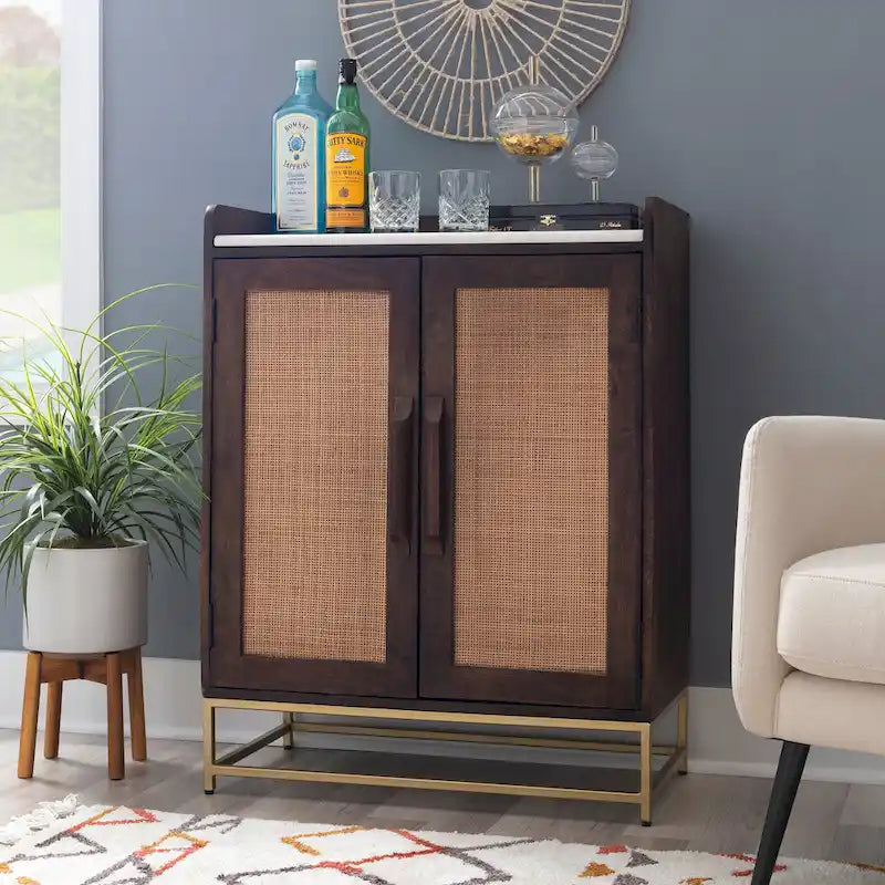 Meuble bar en bois avec plateau en marbre