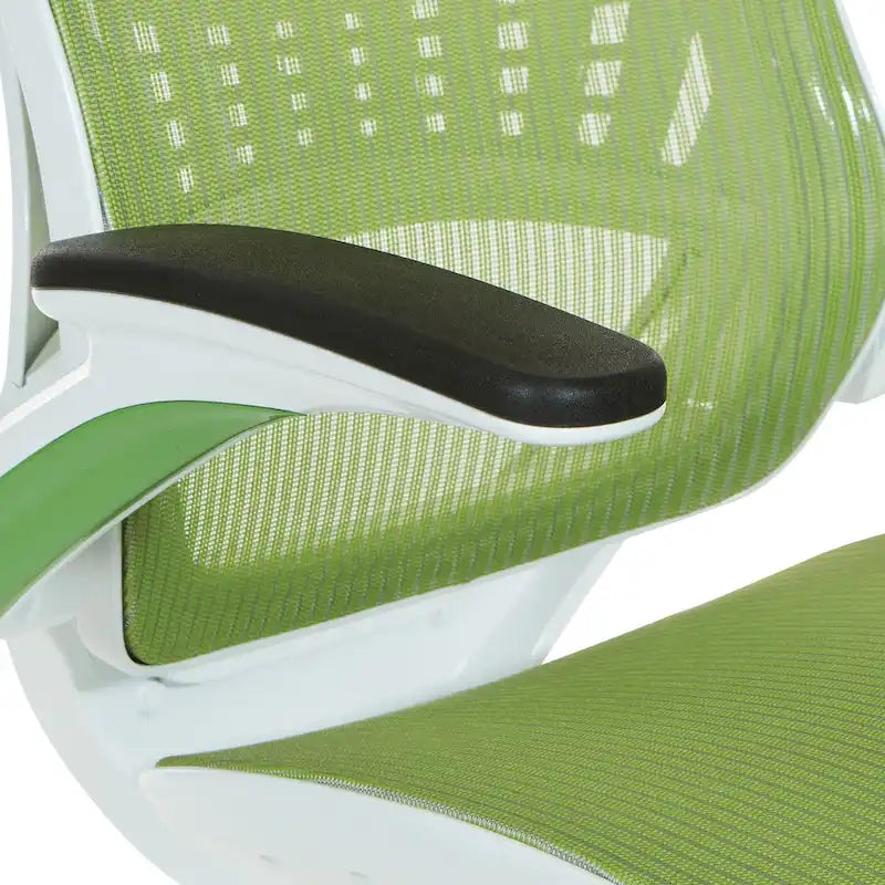 Chaise de bureau avec assise et dossier en maille blanche