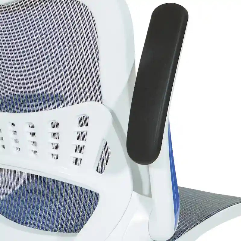 Chaise de bureau avec assise et dossier en maille blanche