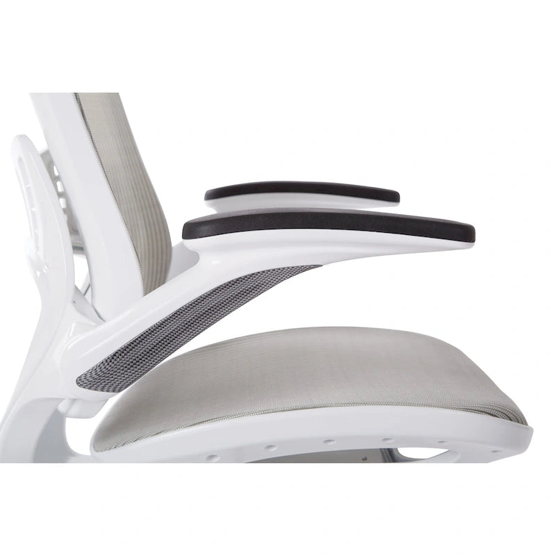 Chaise de bureau avec assise et dossier en maille blanche